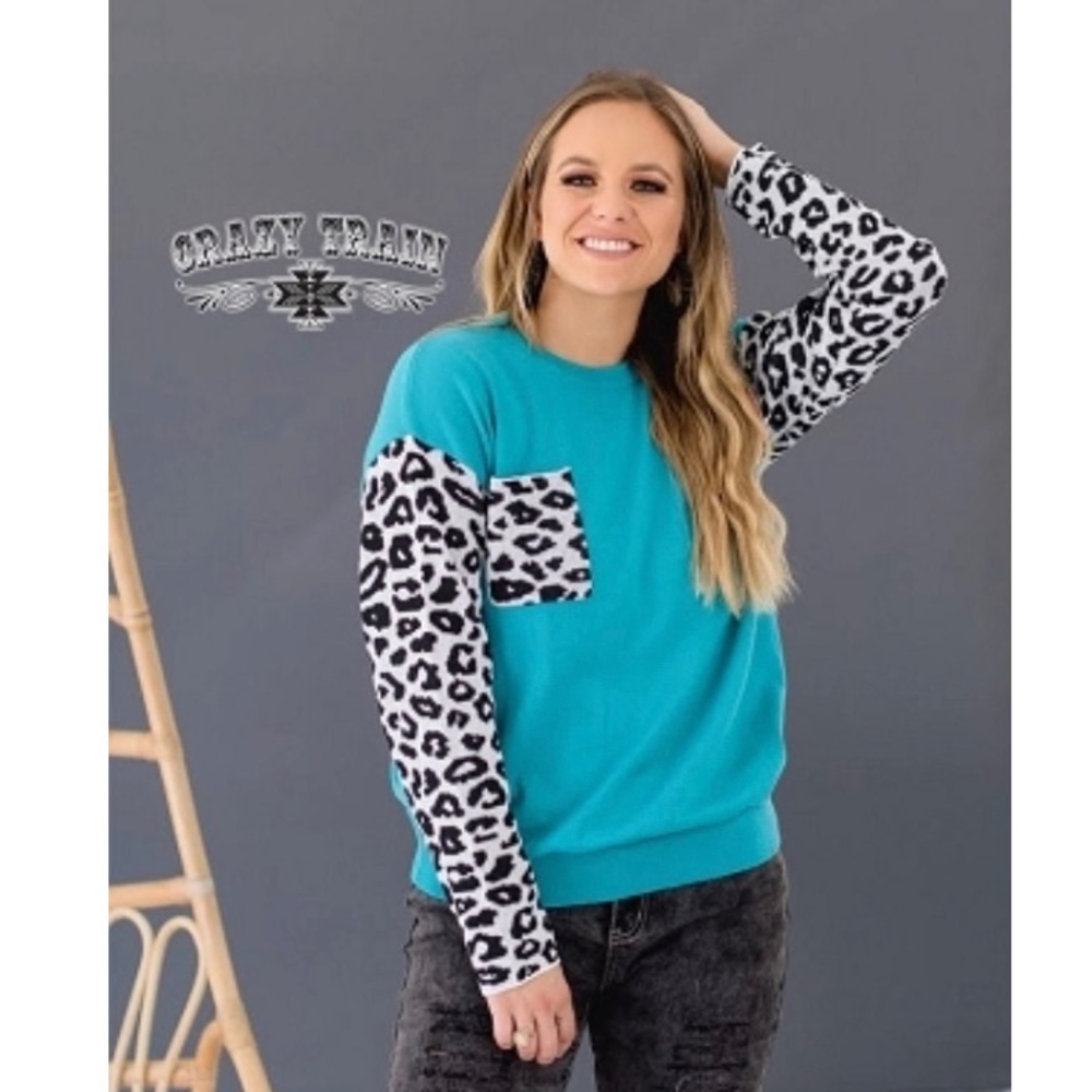 CT TURQUOISE SWEATER WITH SNOW LEOPARD